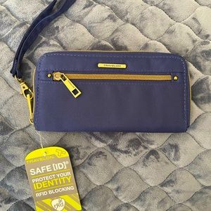 Travelon RFID Blocking Wallet